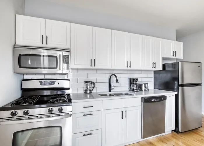 Lakeview 2br W Patio Wd Nr Wrigley Field Chi-458 Chicago